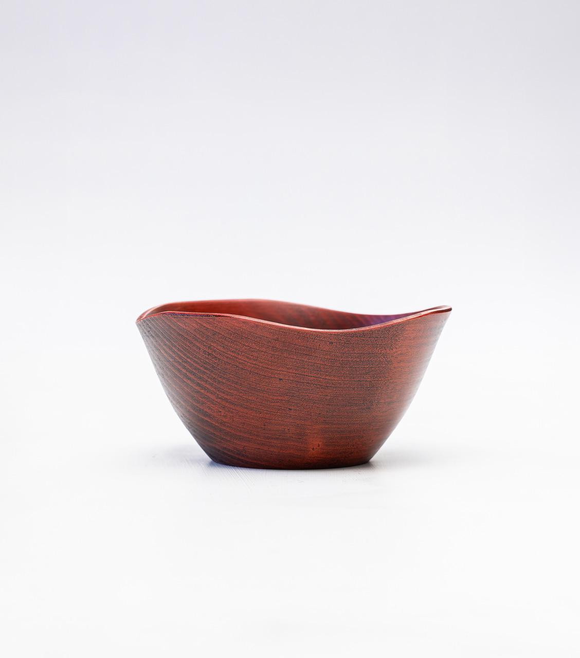 毎日のごはんが、もっと楽しみになる。花びらのような山中漆器ボウル｜Rin ボウルM ベリー | 2枚目